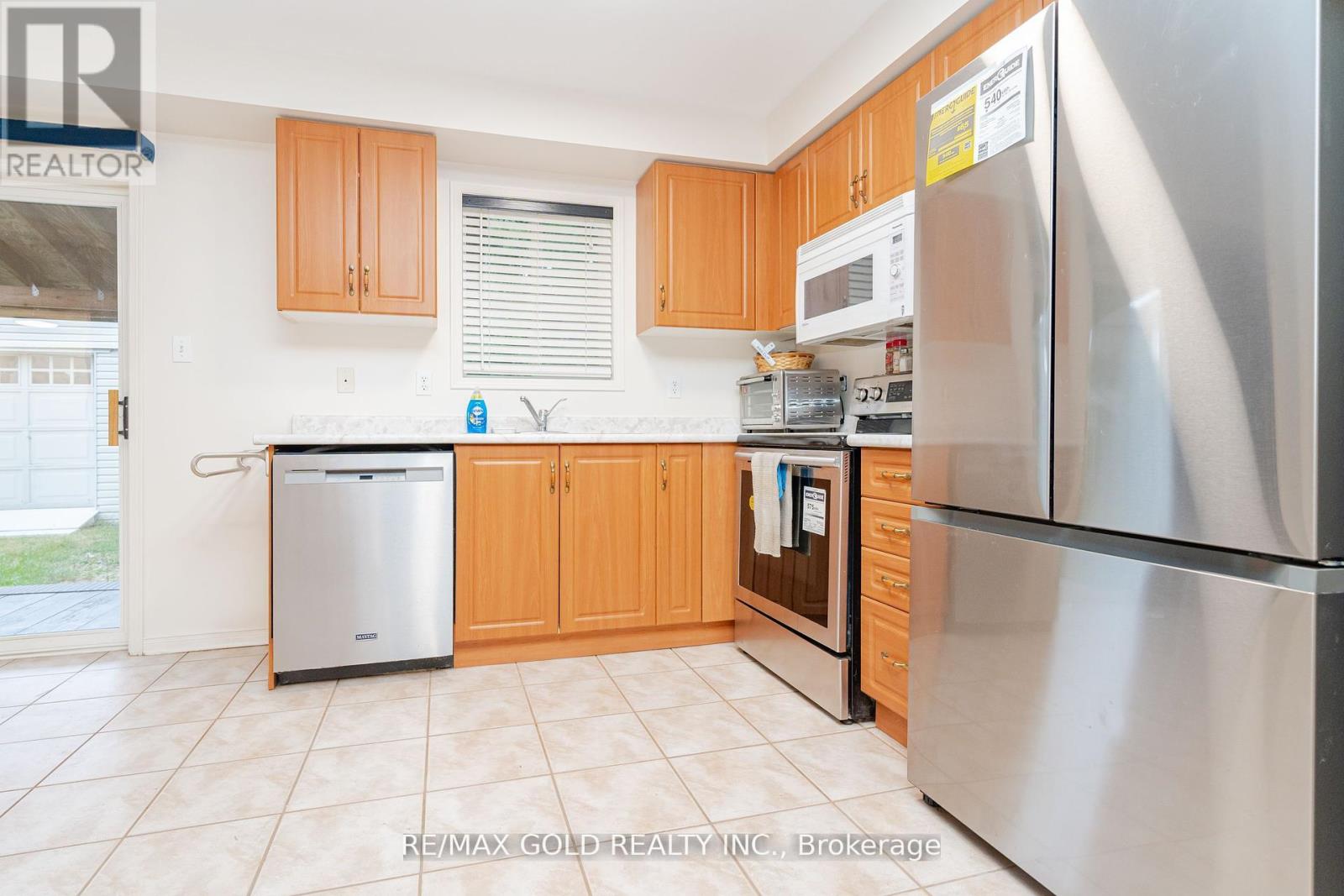 21 Poplar Plains Road, Brampton (Fletcher's Meadow), Ontario  L7A 1Z5 - Photo 12 - W12187635