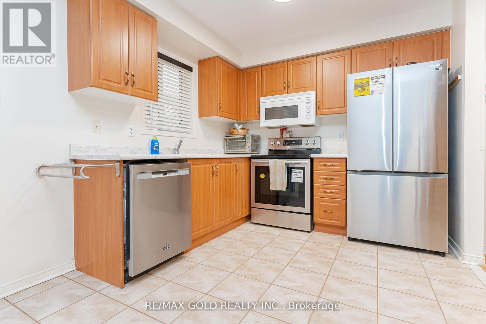 21 Poplar Plains Road, Brampton (Fletcher's Meadow), Ontario  L7A 1Z5 - Photo 13 - W12187635