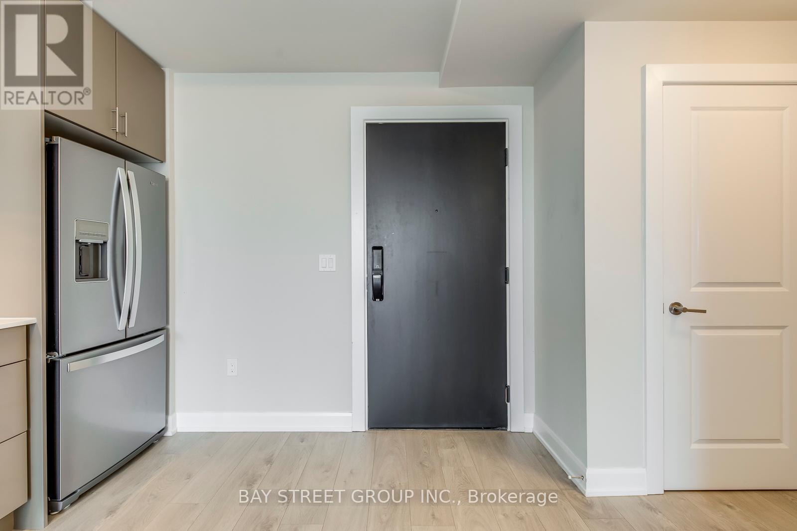 1006 - 3200 William Coltson Avenue, Oakville, Ontario  L6H 7W6 - Photo 7 - W12187646