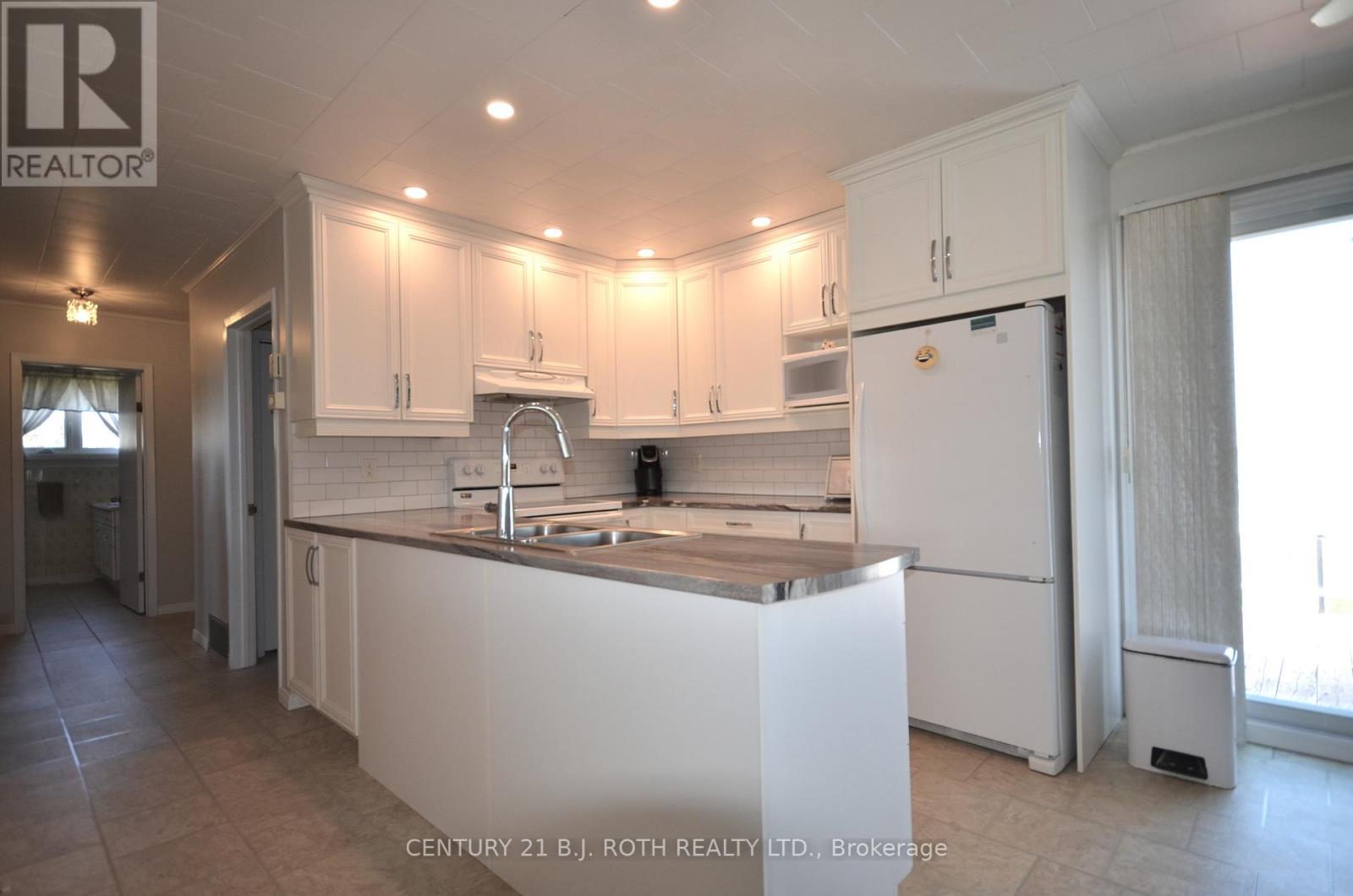 11704 64 Highway, West Nipissing, Ontario  P0H 2M0 - Photo 8 - X12187652