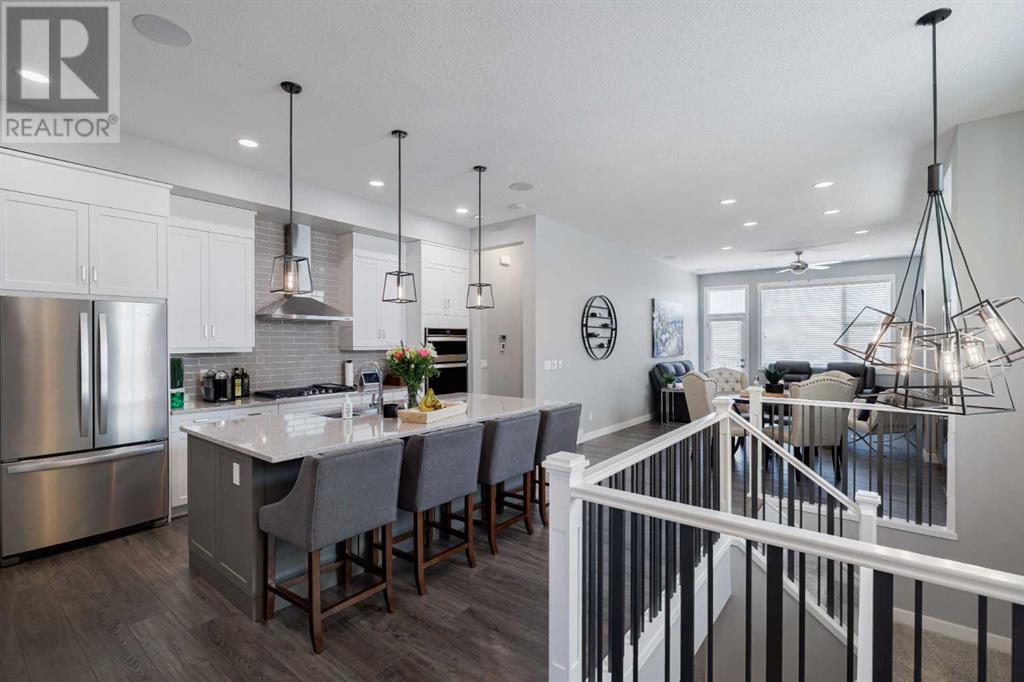 Property at 21 Crestridge Bay SW image 3