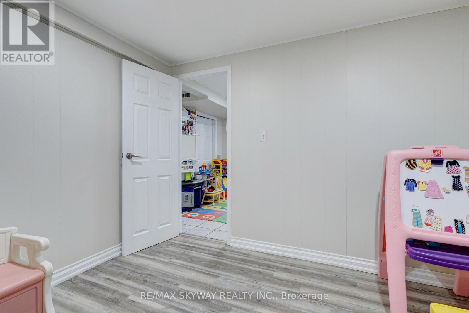 2637 Widemarr Road, Mississauga, Ontario  L5J 1M4 - Photo 39 - W12181868