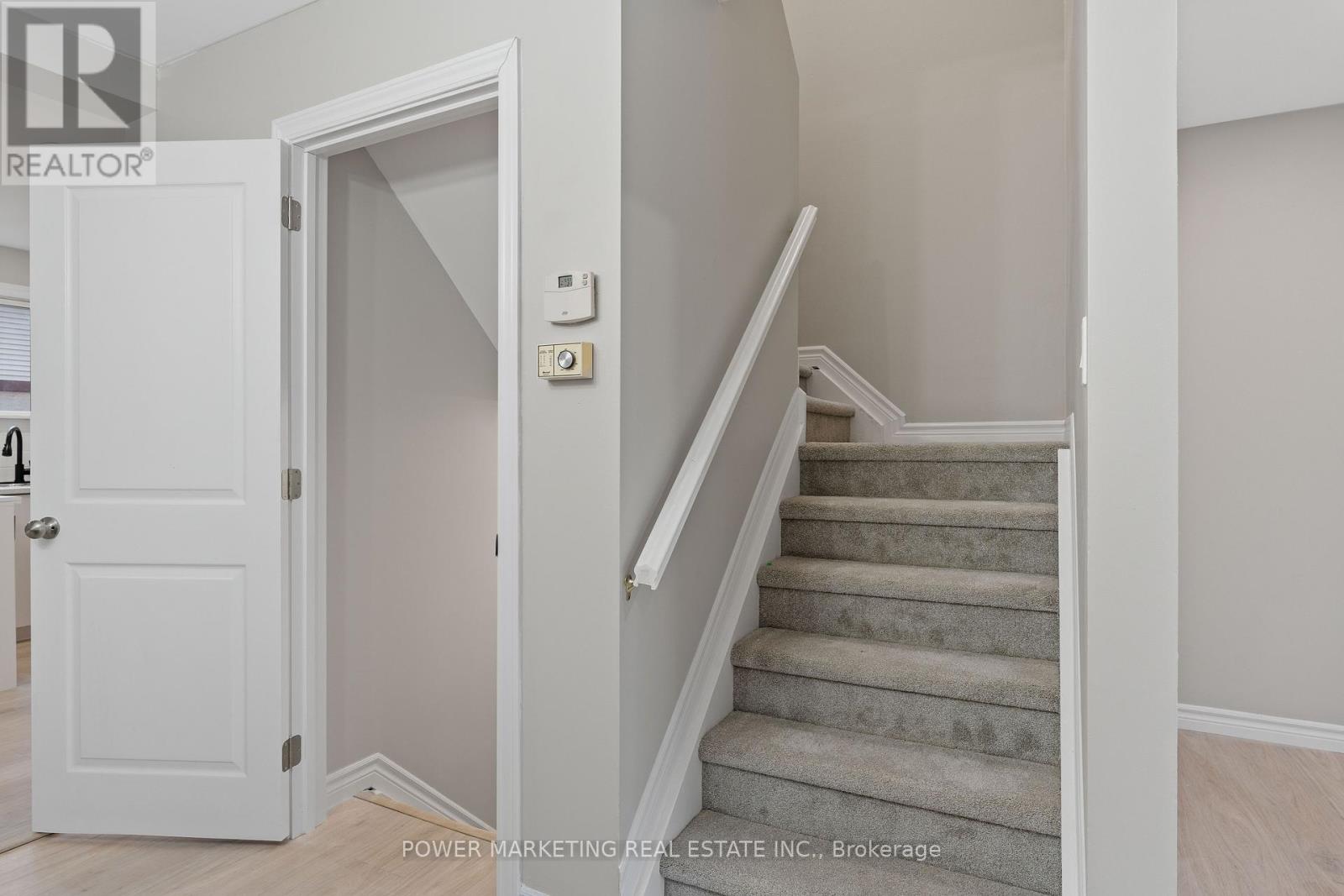1566 Feather Lane, Ottawa, Ontario  K1T 1V4 - Photo 12 - X12187669