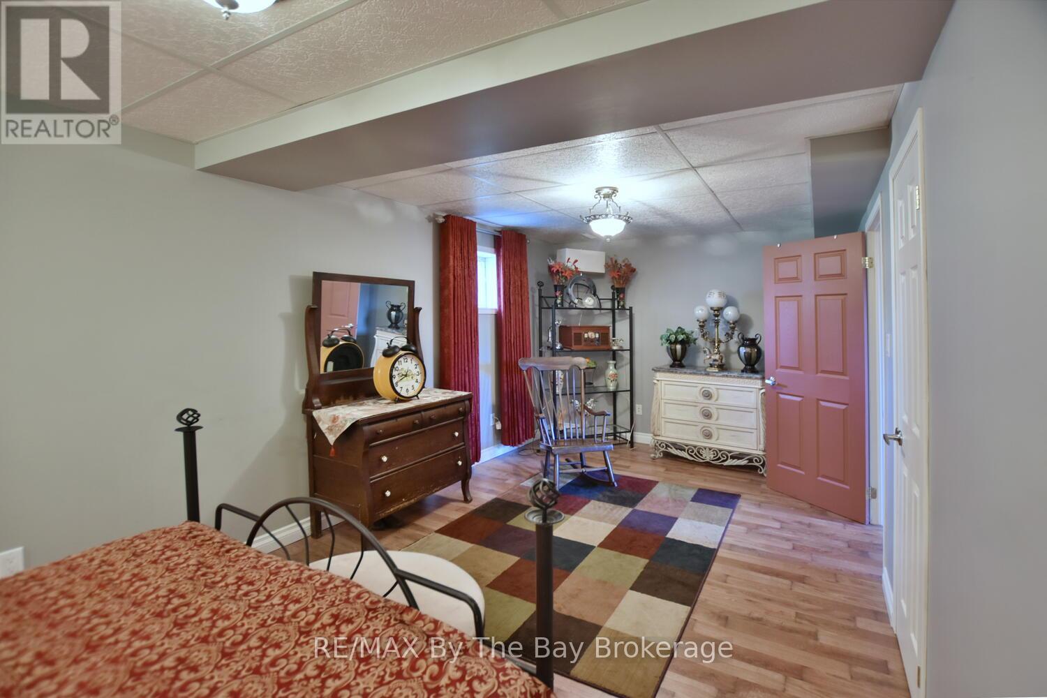 41 Evergreen Crescent, Wasaga Beach, Ontario L9Z 1B6 - Photo 31 - S12099826