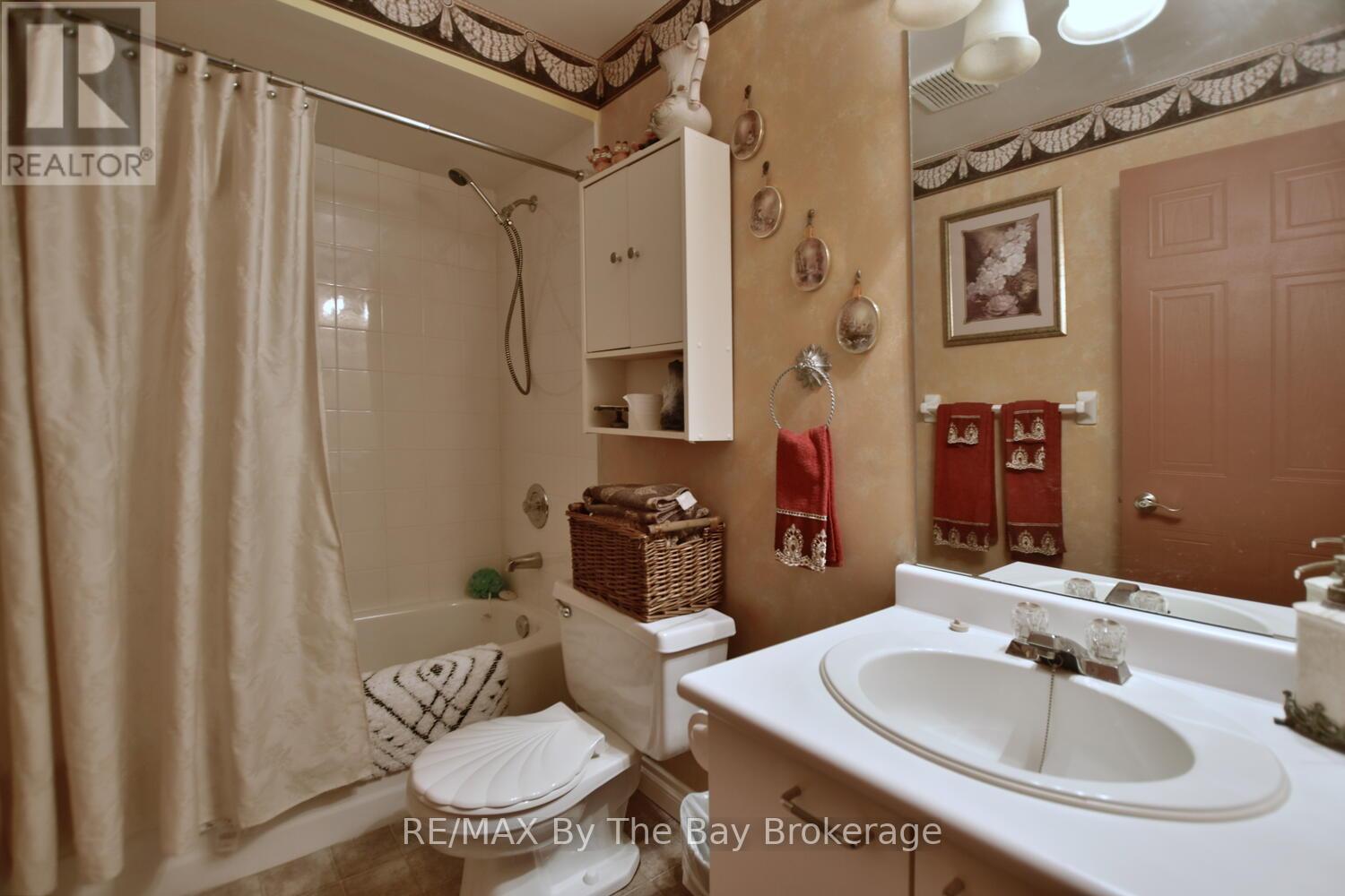 41 Evergreen Crescent, Wasaga Beach, Ontario L9Z 1B6 - Photo 32 - S12099826