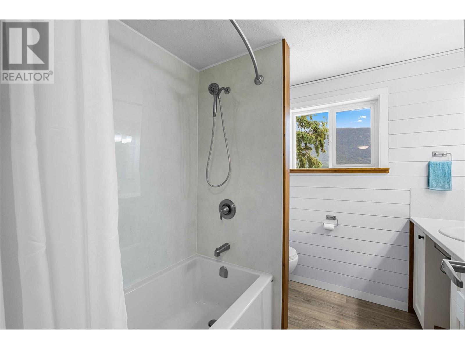 7398 Yellowhead Highway S, Barriere, British Columbia  V0E 1R0 - Photo 16 - 10328473