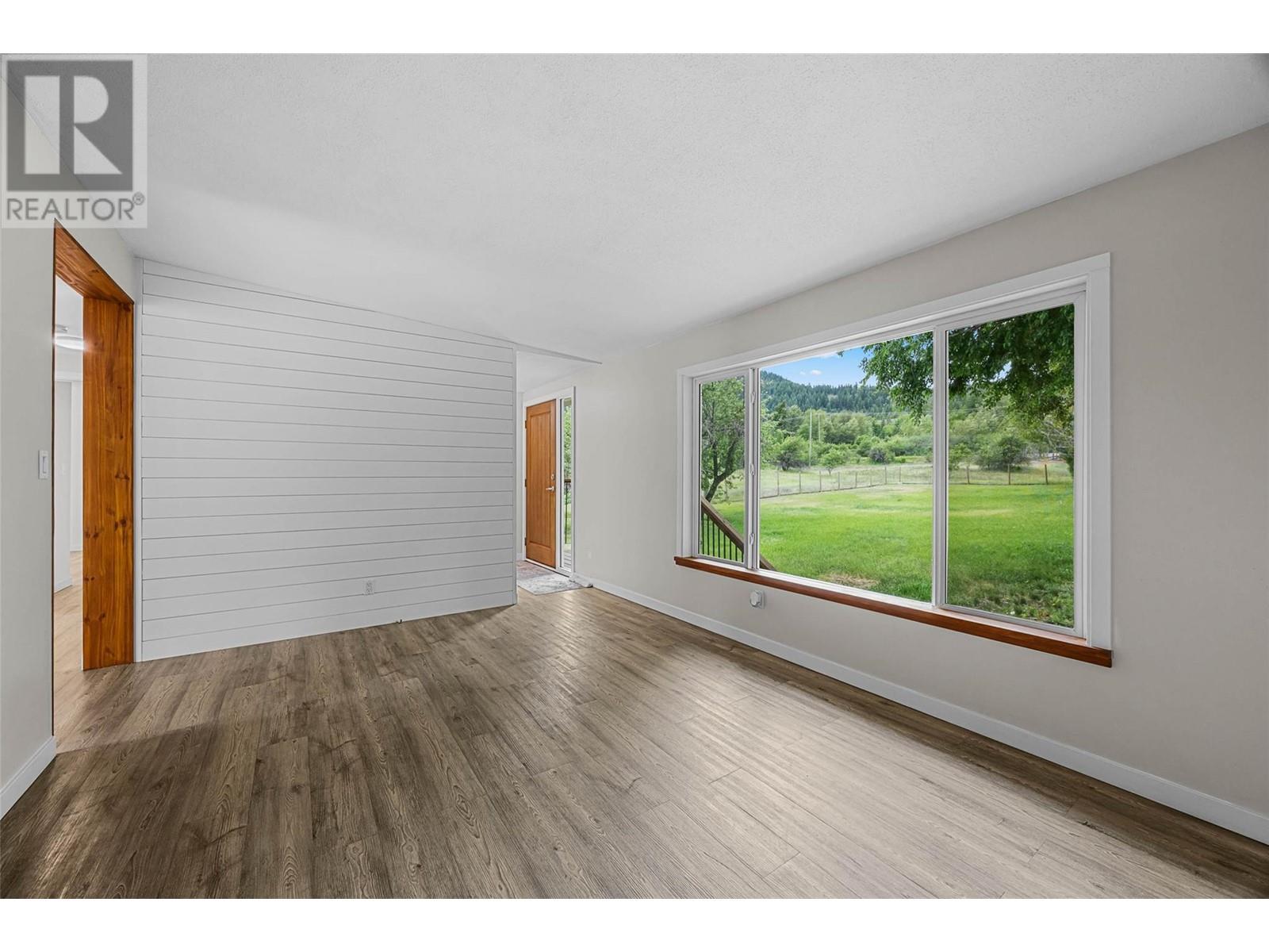 7398 Yellowhead Highway S, Barriere, British Columbia  V0E 1R0 - Photo 4 - 10328473