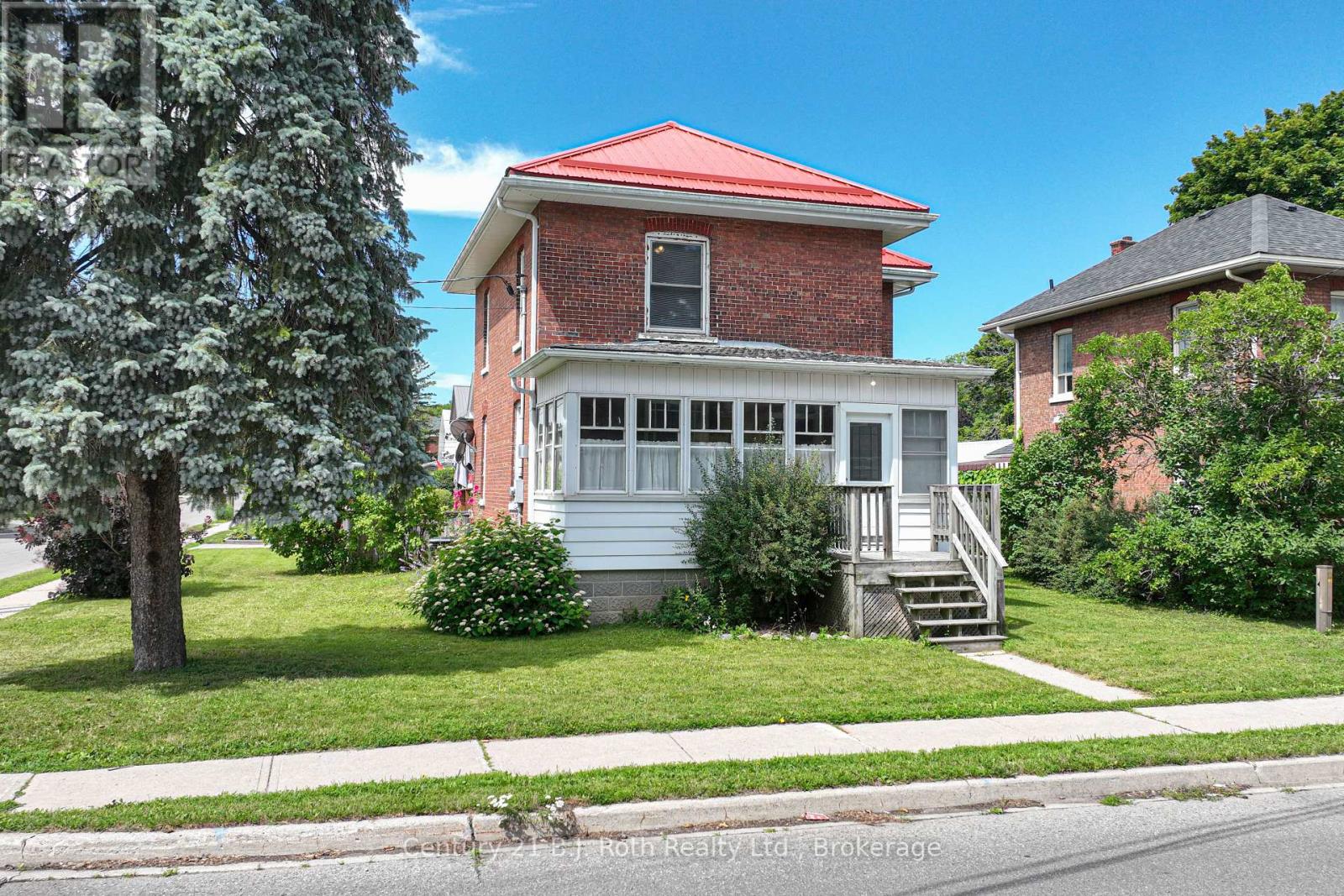 33 SUSSEX STREET S, Kawartha Lakes, Ontario