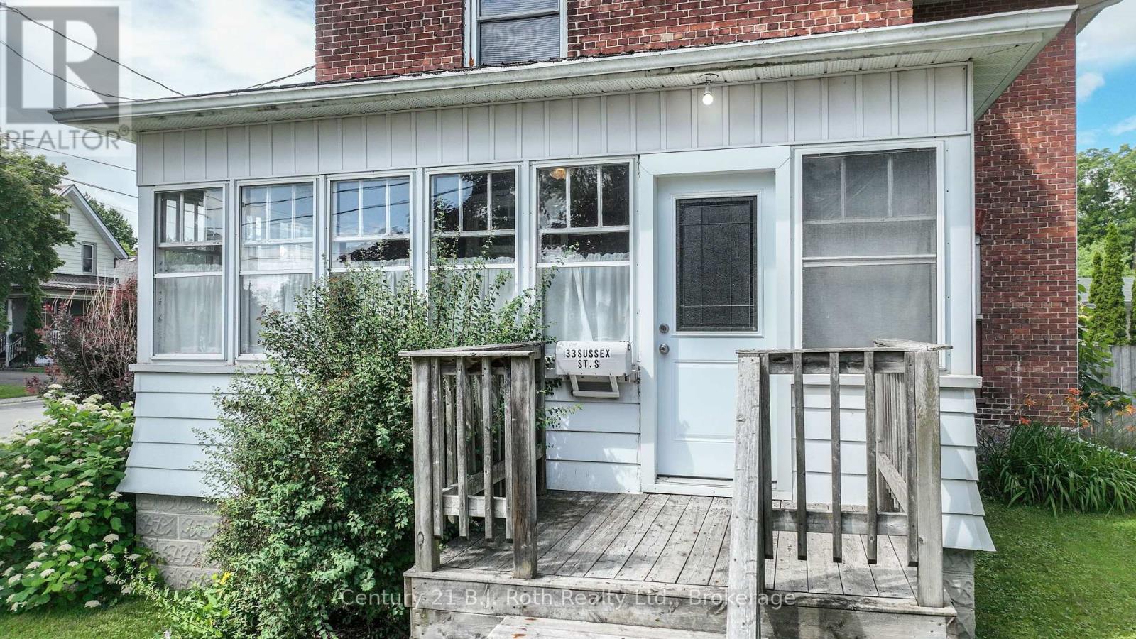 33 Sussex Street S, Kawartha Lakes, Ontario  K9V 3E7 - Photo 14 - X12187694