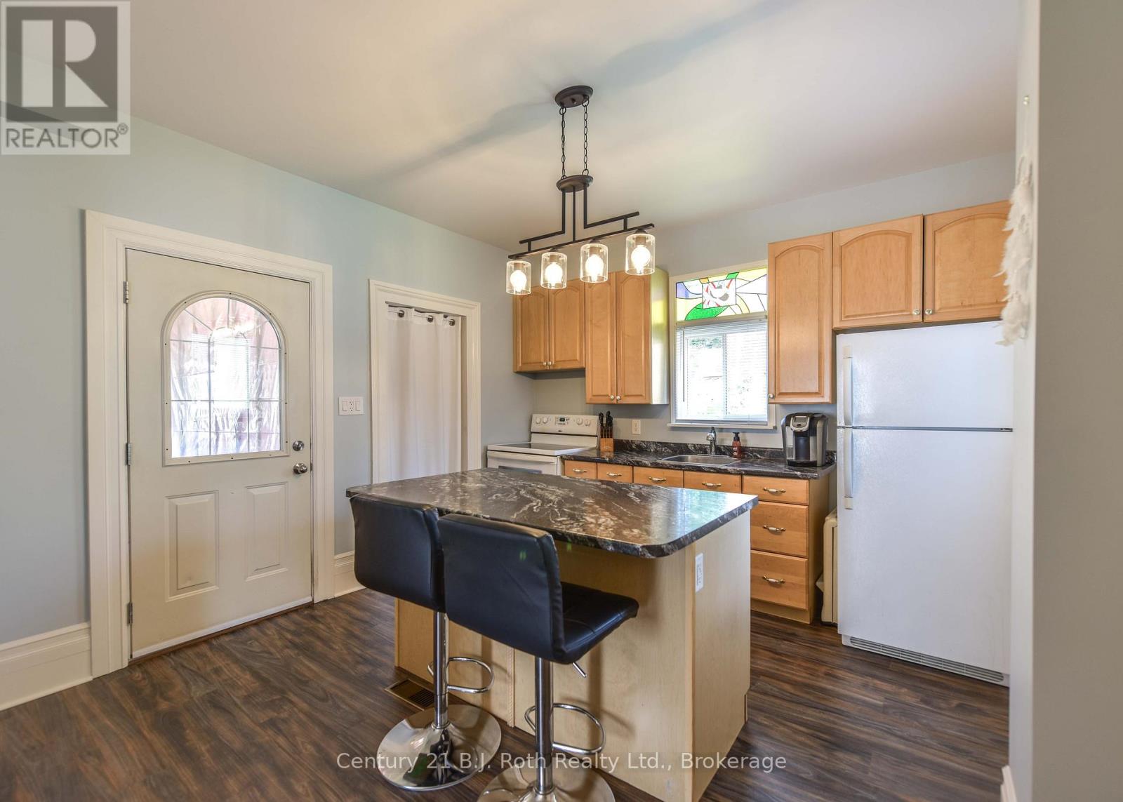 33 Sussex Street S, Kawartha Lakes, Ontario  K9V 3E7 - Photo 26 - X12187694
