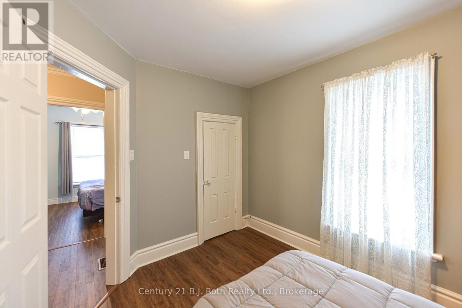 33 Sussex Street S, Kawartha Lakes, Ontario  K9V 3E7 - Photo 35 - X12187694