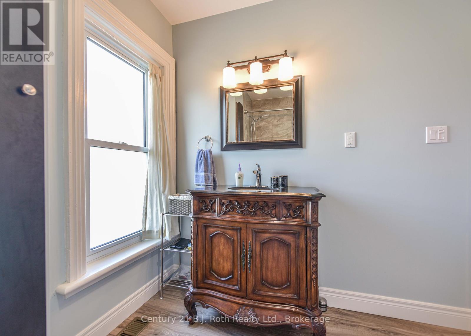 33 Sussex Street S, Kawartha Lakes, Ontario  K9V 3E7 - Photo 37 - X12187694