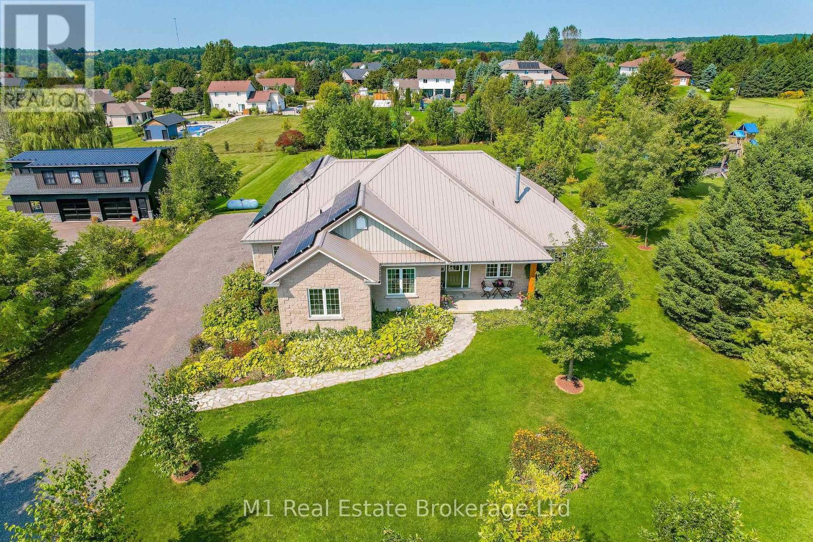 8682 9 SIDE ROAD, Centre Wellington, Ontario