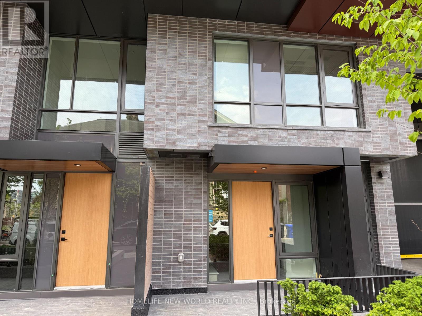 TH01 - 28 EASTERN AVENUE, Toronto, Ontario