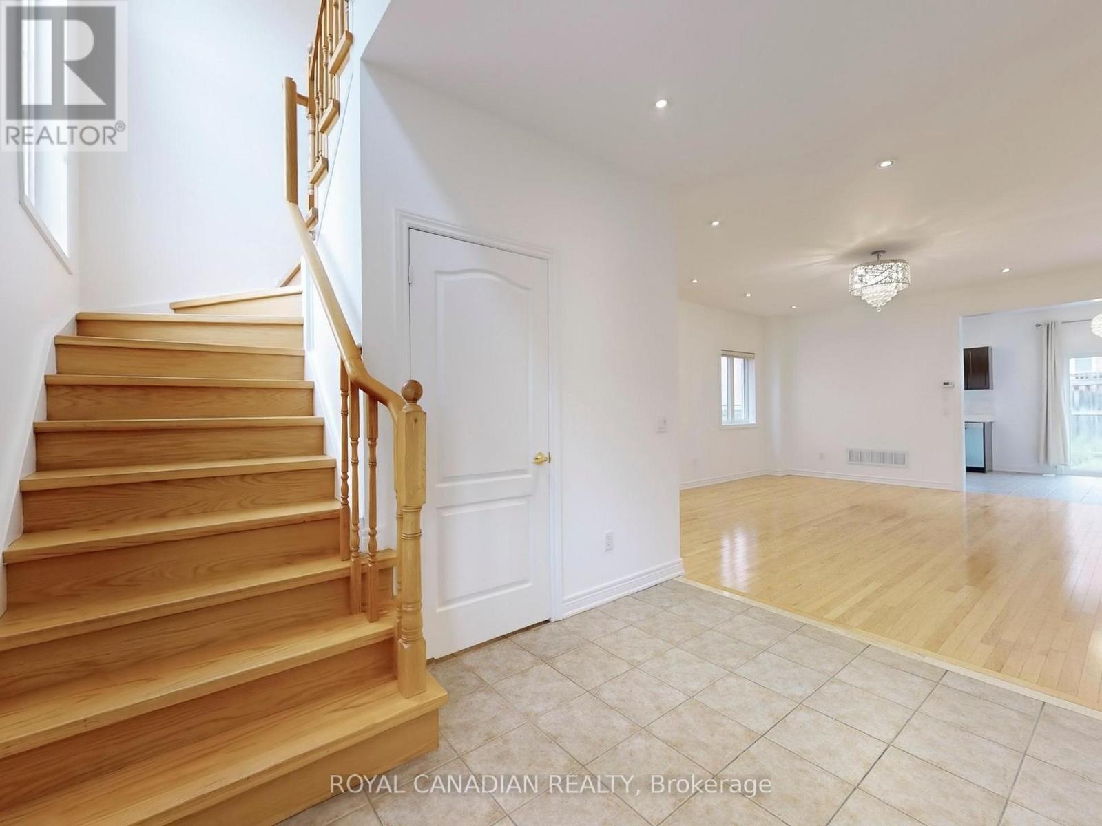 38 Hammersly Boulevard, Markham, Ontario  L6E 0H6 - Photo 17 - N12187727