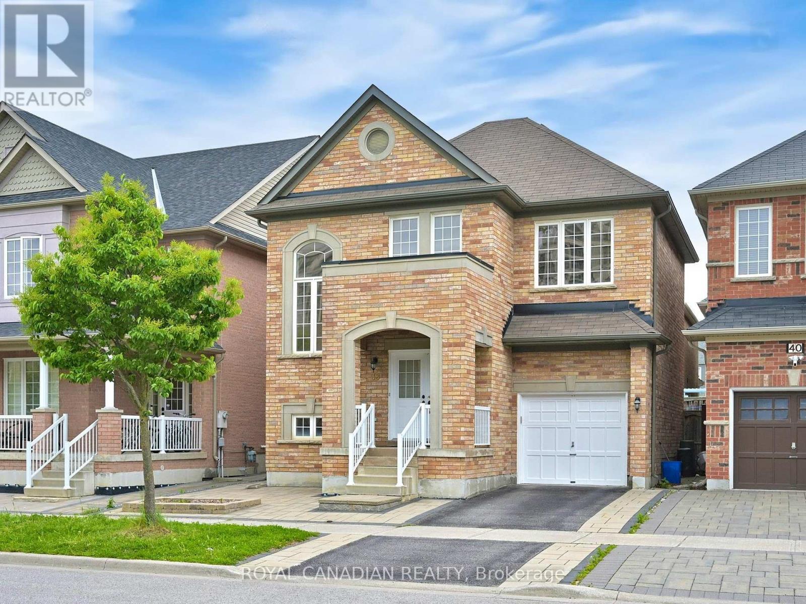38 Hammersly Boulevard, Markham, Ontario  L6E 0H6 - Photo 3 - N12187727