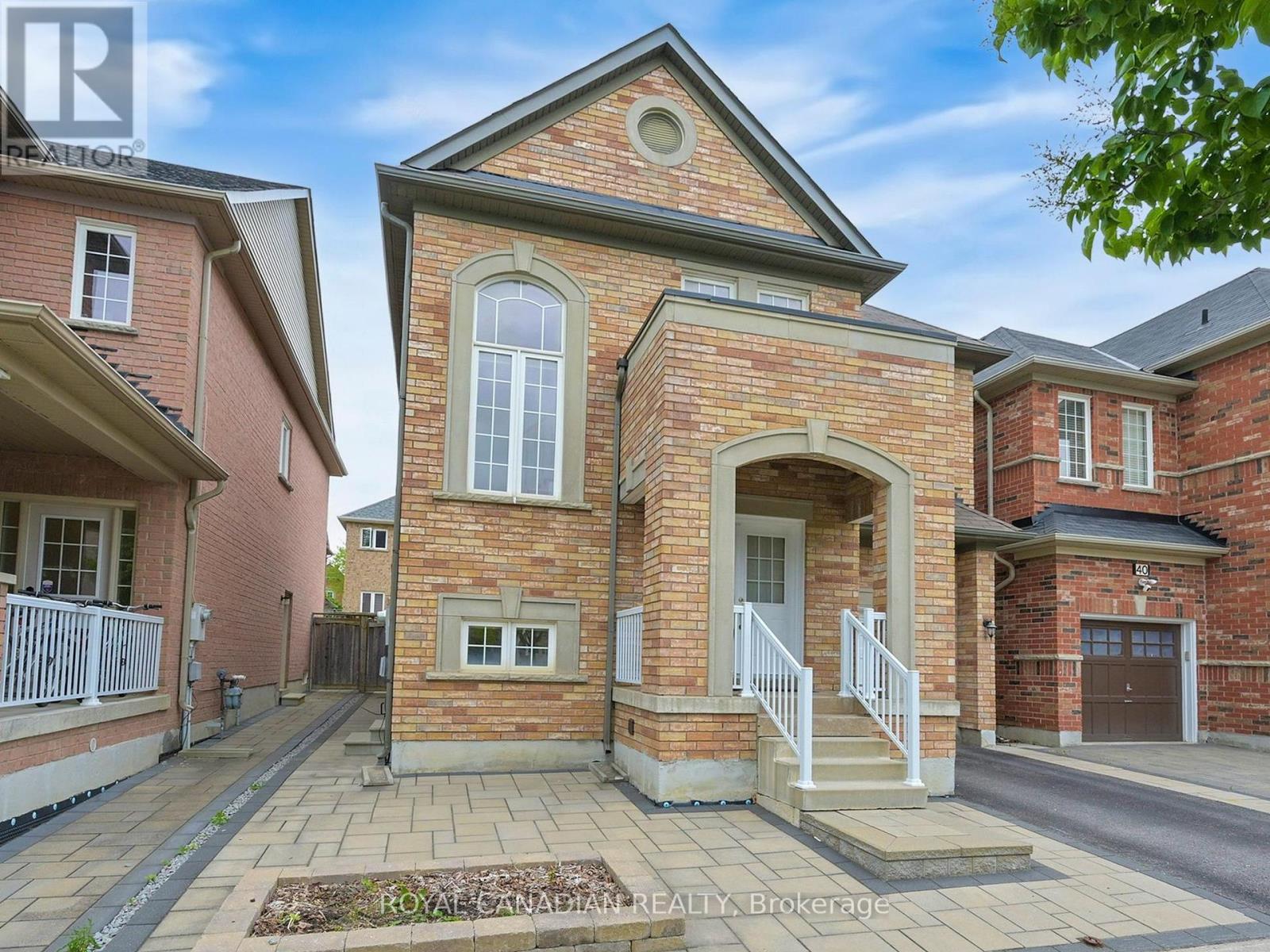 38 Hammersly Boulevard, Markham, Ontario  L6E 0H6 - Photo 4 - N12187727