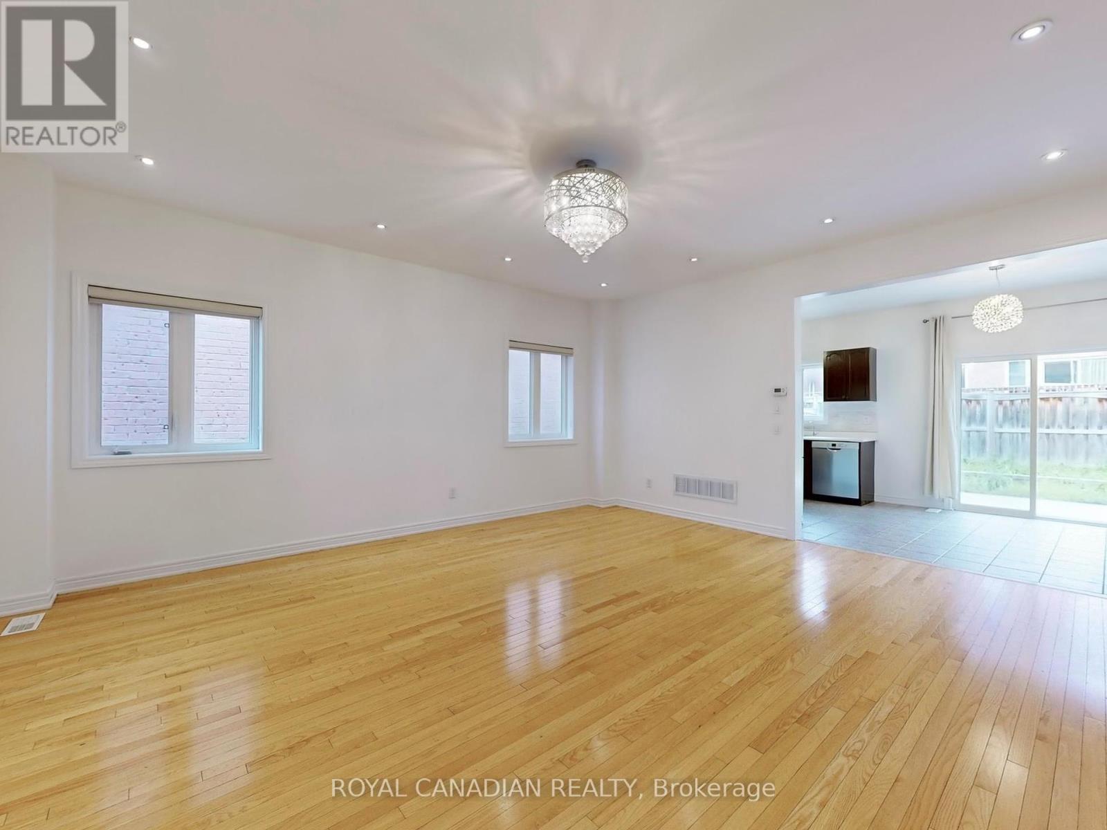 38 Hammersly Boulevard, Markham, Ontario  L6E 0H6 - Photo 6 - N12187727