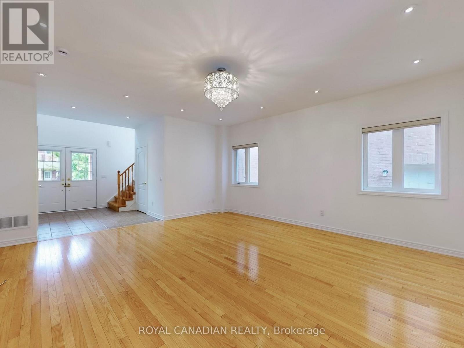 38 Hammersly Boulevard, Markham, Ontario  L6E 0H6 - Photo 8 - N12187727