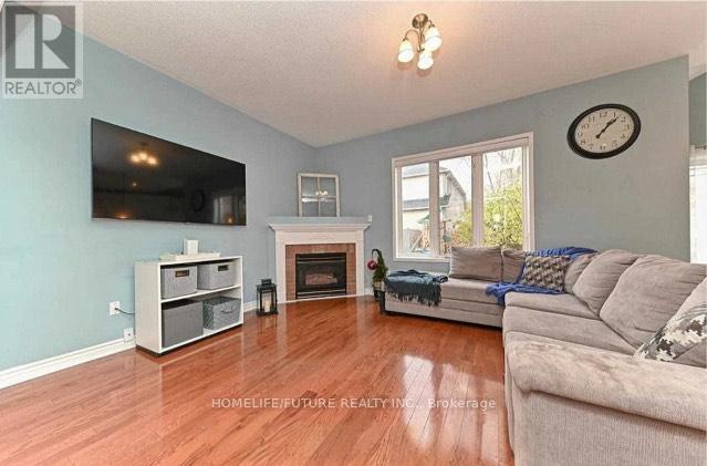 83 Sundridge Street, Brampton, Ontario  L7A 1J7 - Photo 4 - W12187725