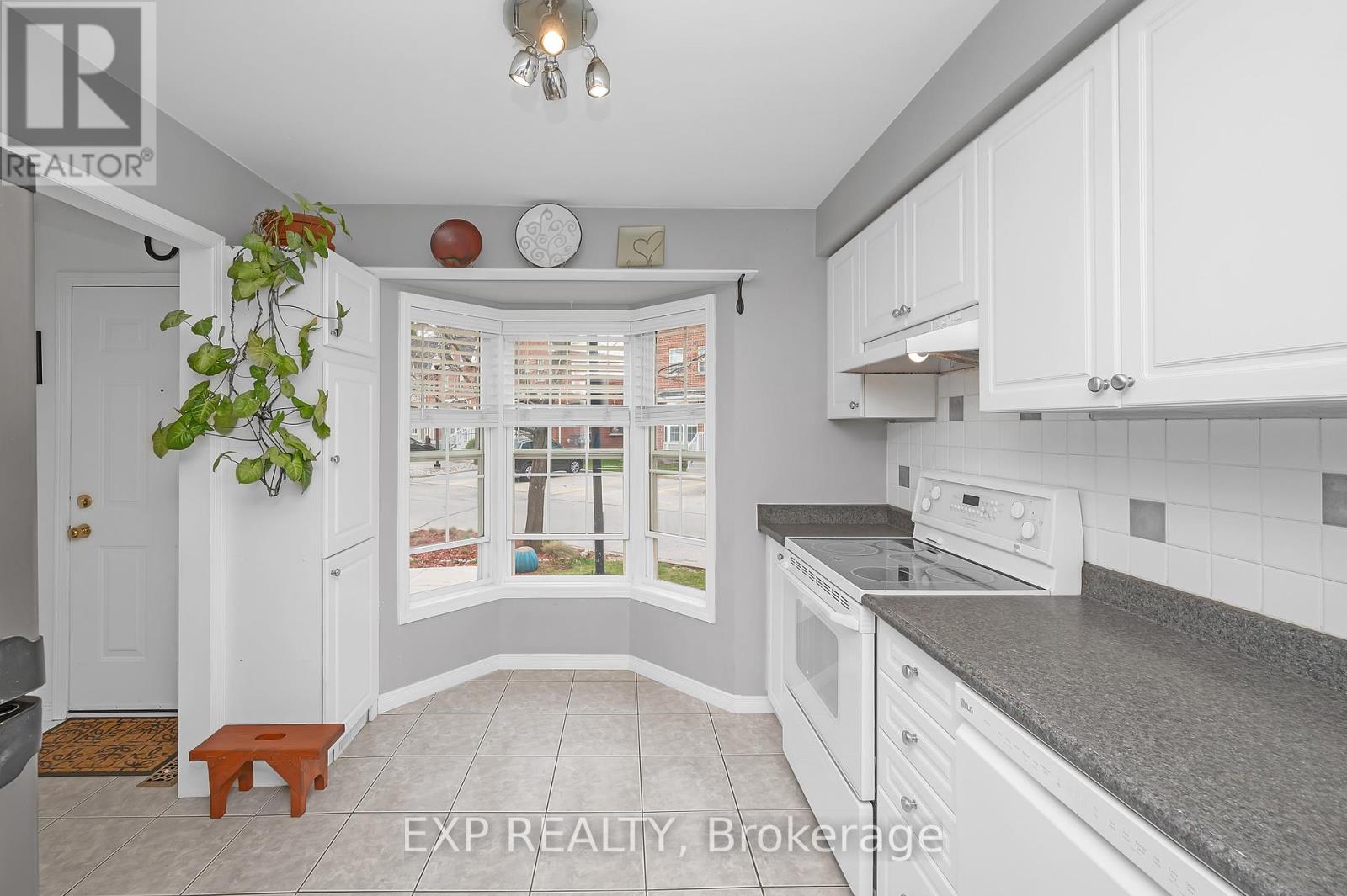 64 - 4200 Kilmer Drive, Burlington, Ontario  L7M 4Y3 - Photo 7 - W12186795