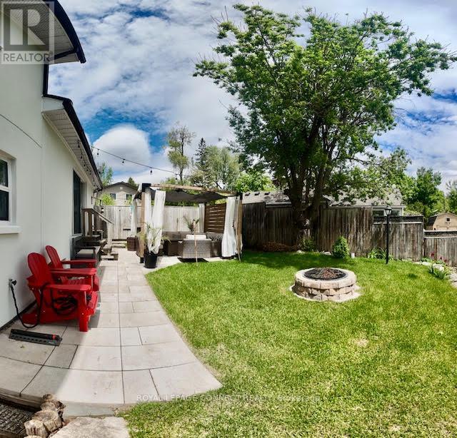 26 Parkhill Drive, Whitchurch-Stouffville, Ontario  L4A 2G1 - Photo 11 - N12187747