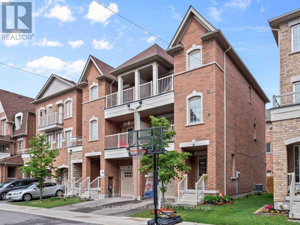 40 Tollgate Street N, Brampton (Heart Lake East), Ontario  L6Z 0J1 - Photo 1 - W12187738