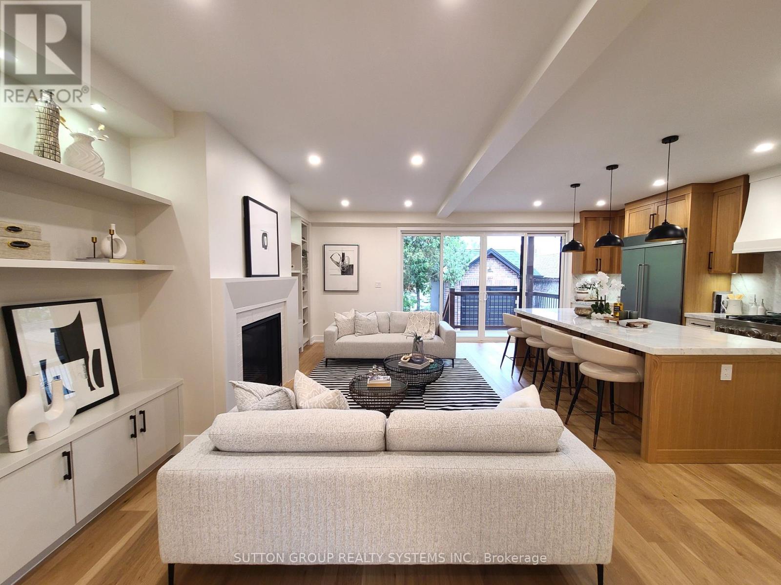 21 South Kingsway, Toronto, Ontario  M6S 3T2 - Photo 10 - W12179365