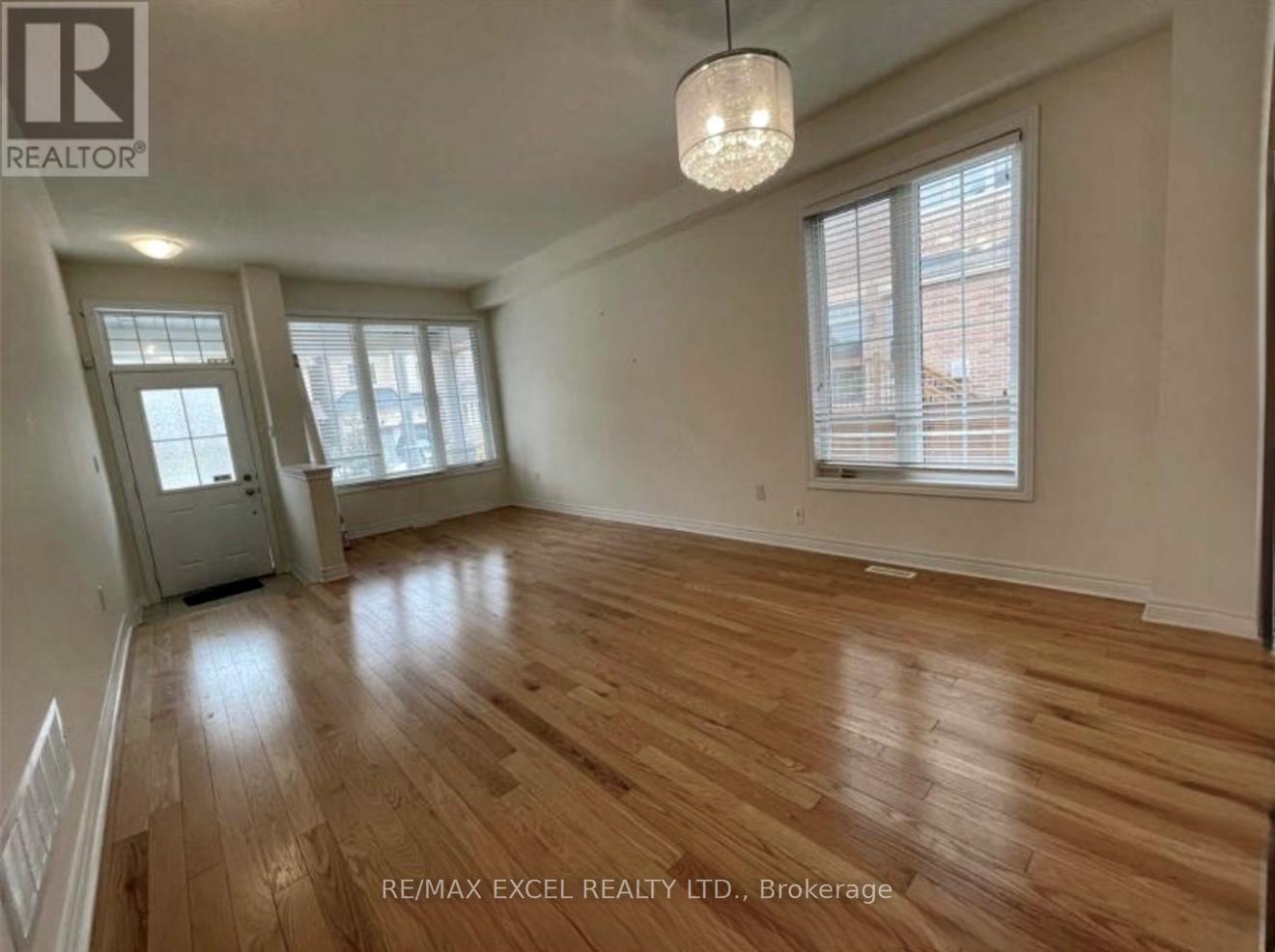 57 Holst Avenue, Markham, Ontario  L6C 2E9 - Photo 3 - N12187774
