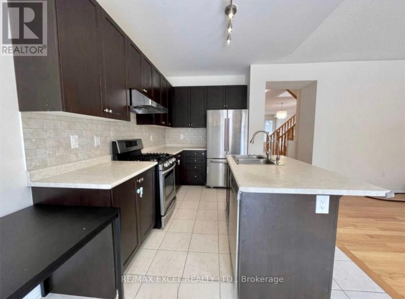 57 Holst Avenue, Markham, Ontario  L6C 2E9 - Photo 5 - N12187774