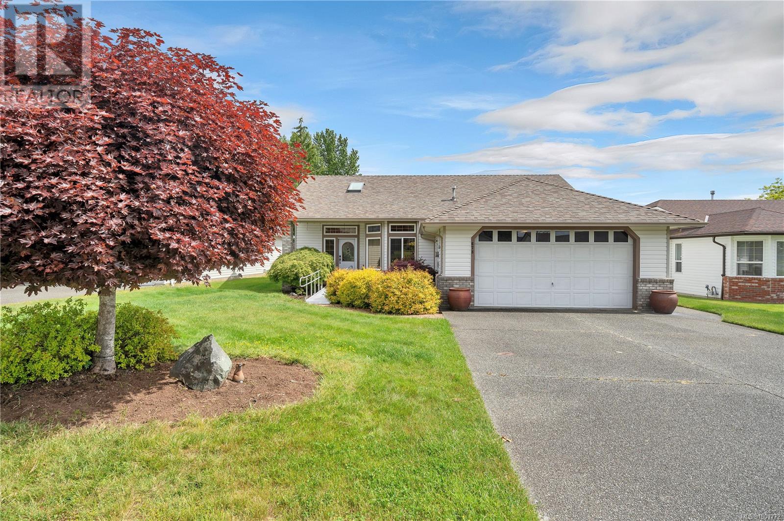 Property at 678 Baker Pl image 2