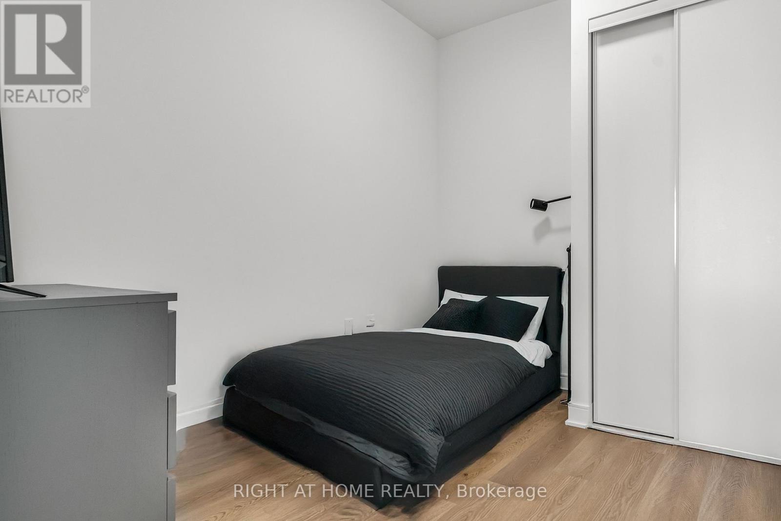 1520 - 86 Dundas Street E, Mississauga, Ontario  L5A 1W4 - Photo 18 - W12187783
