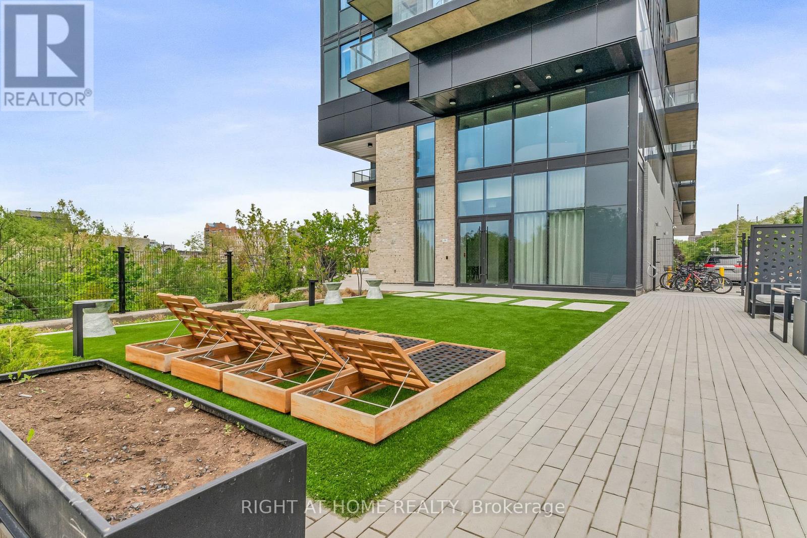 1520 - 86 Dundas Street E, Mississauga, Ontario  L5A 1W4 - Photo 39 - W12187783