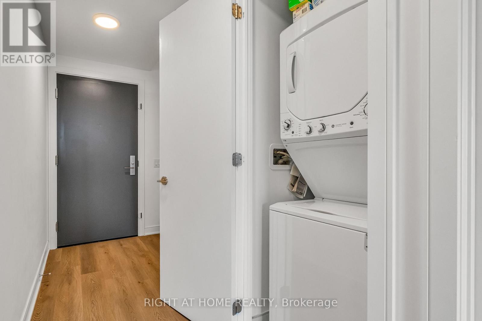 1520 - 86 Dundas Street E, Mississauga, Ontario  L5A 1W4 - Photo 7 - W12187783
