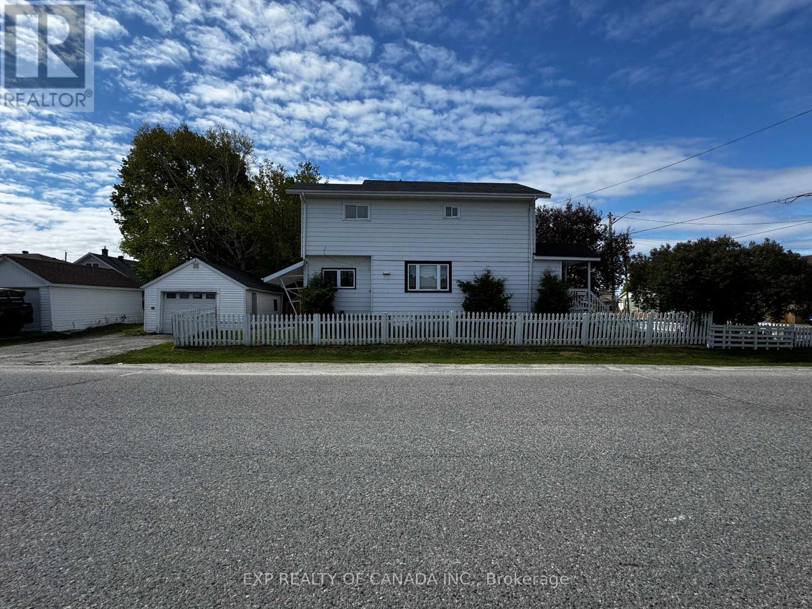 474 Elm Street S, Timmins, Ontario  P4N 1X9 - Photo 2 - T12100372
