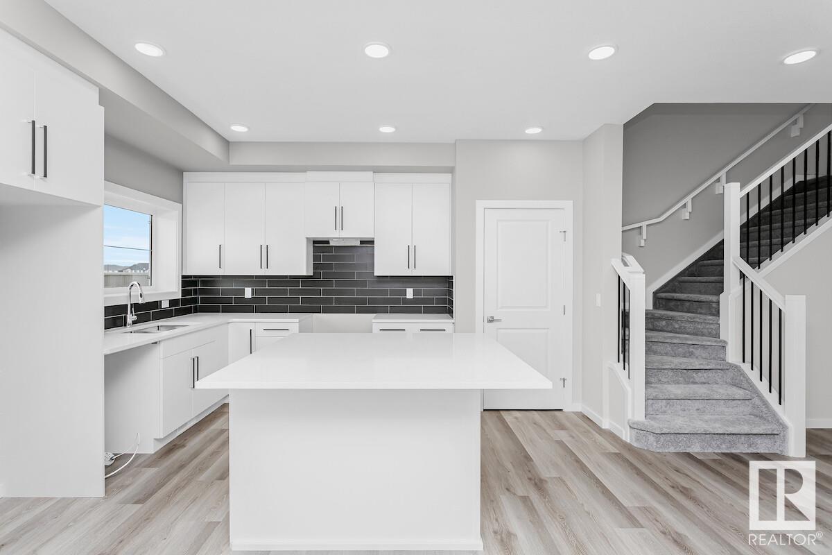 2808 65 St Sw, Edmonton, Alberta  T6X 1Z4 - Photo 2 - E4438554
