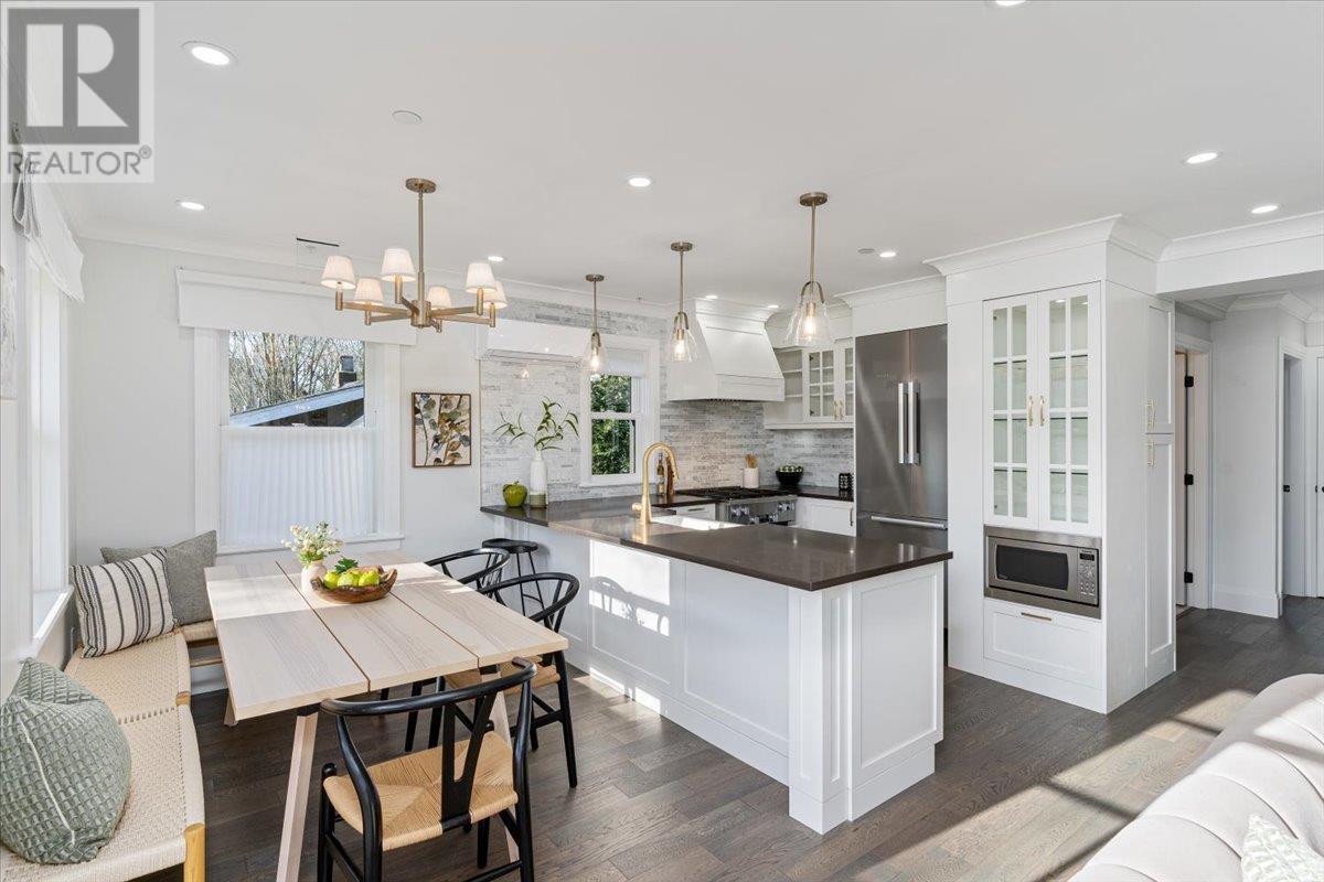 Property at 1110 W 15TH AVENUE image 2