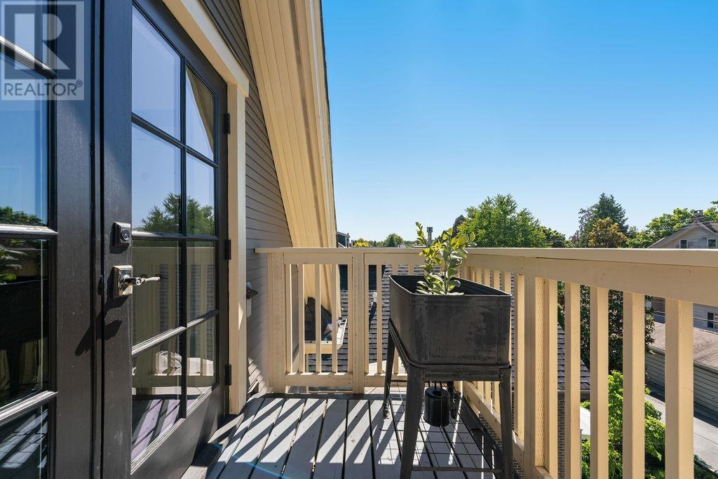 Listing Picture 24 of 38 : 1110 W 15TH AVENUE, Vancouver / 溫哥華 - 魯藝地產 Yvonne Lu Group - MLS Medallion Club Member