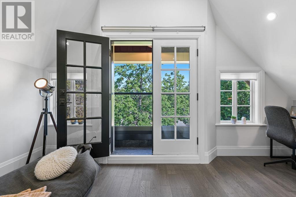 Listing Picture 30 of 38 : 1110 W 15TH AVENUE, Vancouver / 溫哥華 - 魯藝地產 Yvonne Lu Group - MLS Medallion Club Member