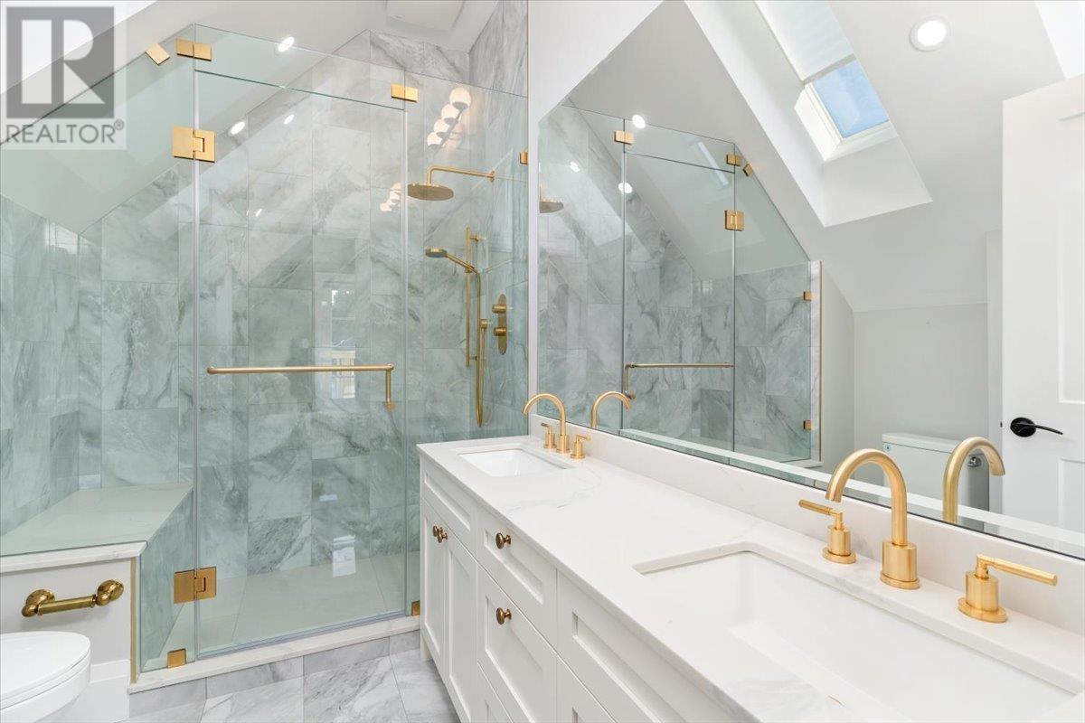 Listing Picture 25 of 38 : 1110 W 15TH AVENUE, Vancouver / 溫哥華 - 魯藝地產 Yvonne Lu Group - MLS Medallion Club Member