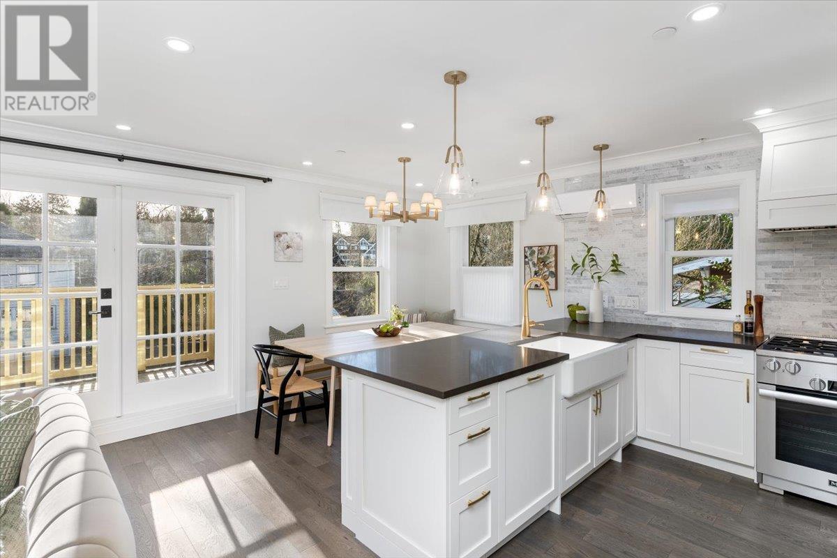 Property at 1110 W 15TH AVENUE image 5