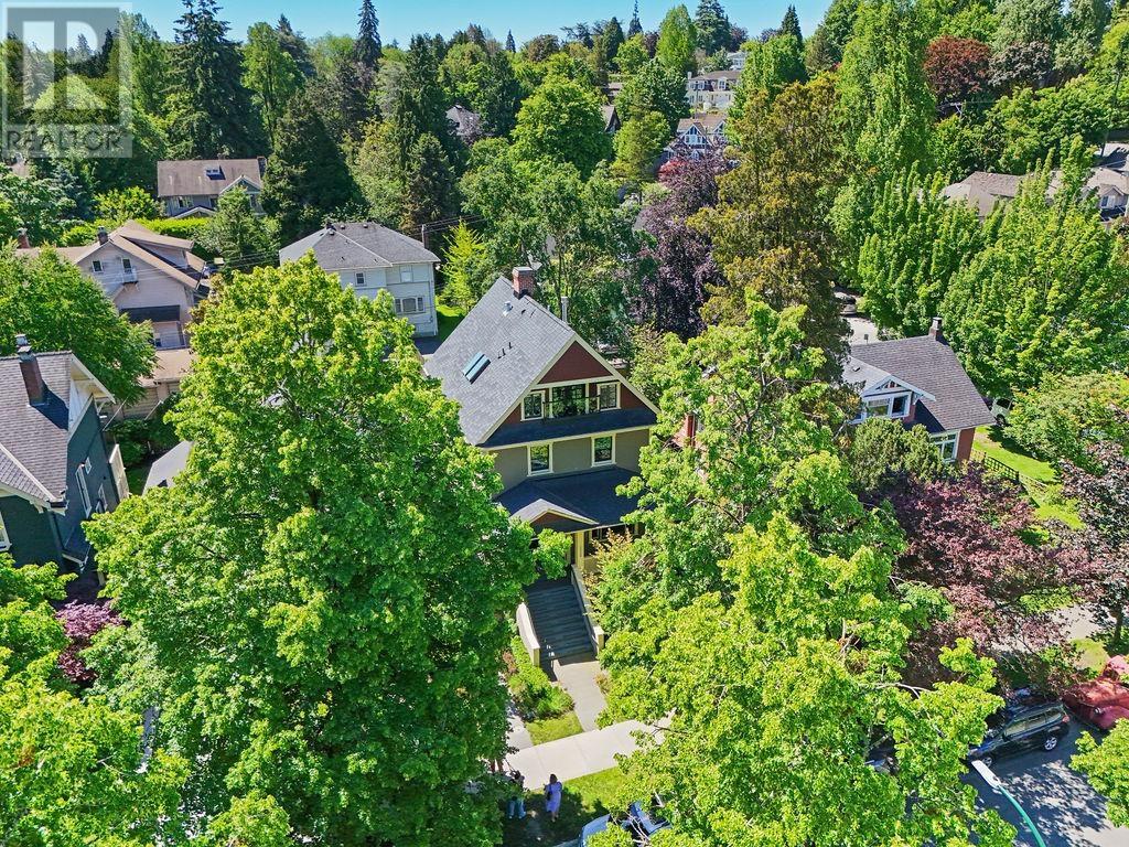 Listing Picture 38 of 38 : 1110 W 15TH AVENUE, Vancouver / 溫哥華 - 魯藝地產 Yvonne Lu Group - MLS Medallion Club Member