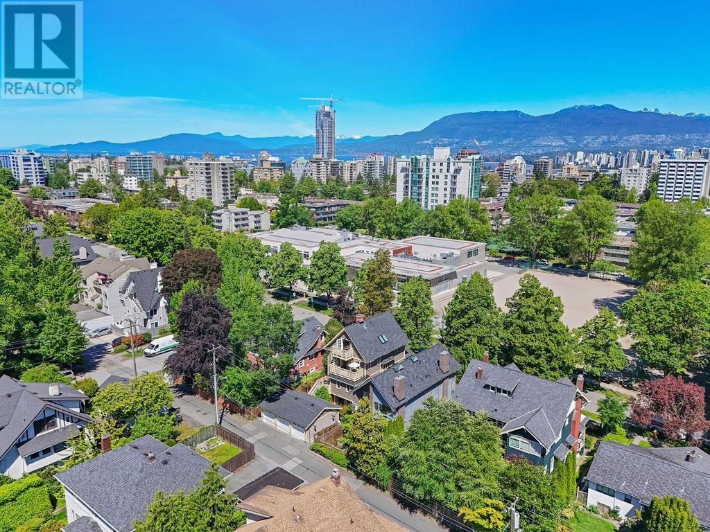 Listing Picture 36 of 38 : 1110 W 15TH AVENUE, Vancouver / 溫哥華 - 魯藝地產 Yvonne Lu Group - MLS Medallion Club Member
