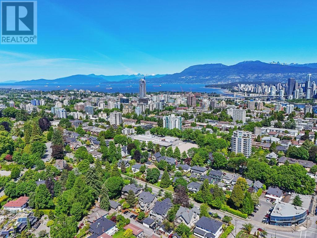 Listing Picture 37 of 38 : 1110 W 15TH AVENUE, Vancouver / 溫哥華 - 魯藝地產 Yvonne Lu Group - MLS Medallion Club Member