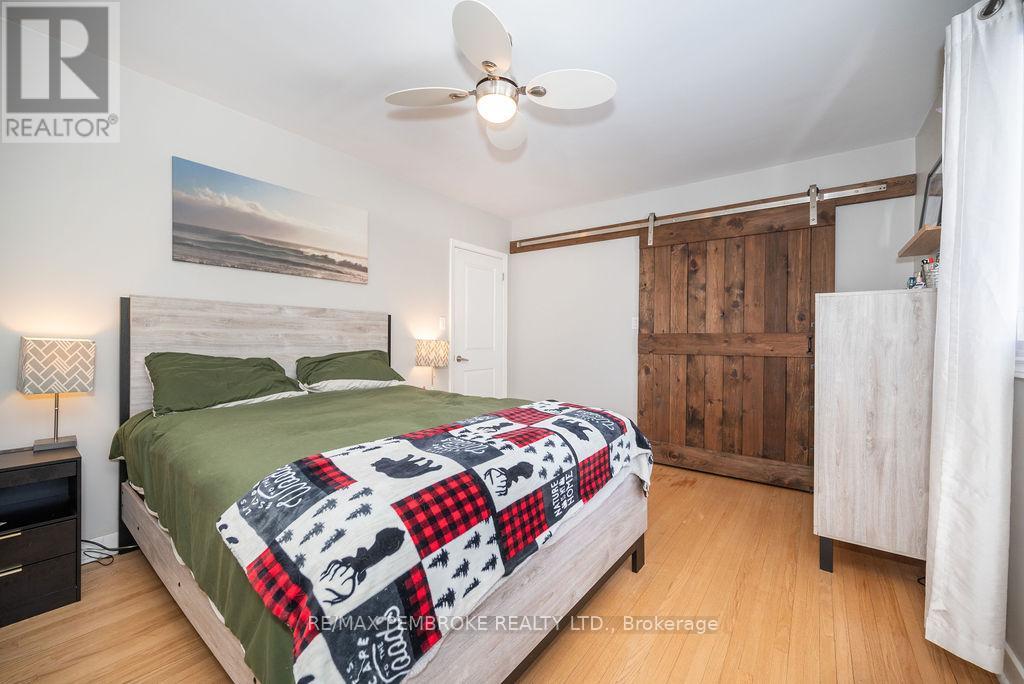 13 Highland Crescent, Deep River, Ontario  K0J 1P0 - Photo 27 - X12187792