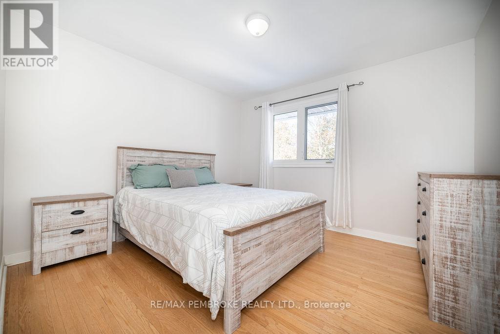 13 Highland Crescent, Deep River, Ontario  K0J 1P0 - Photo 28 - X12187792