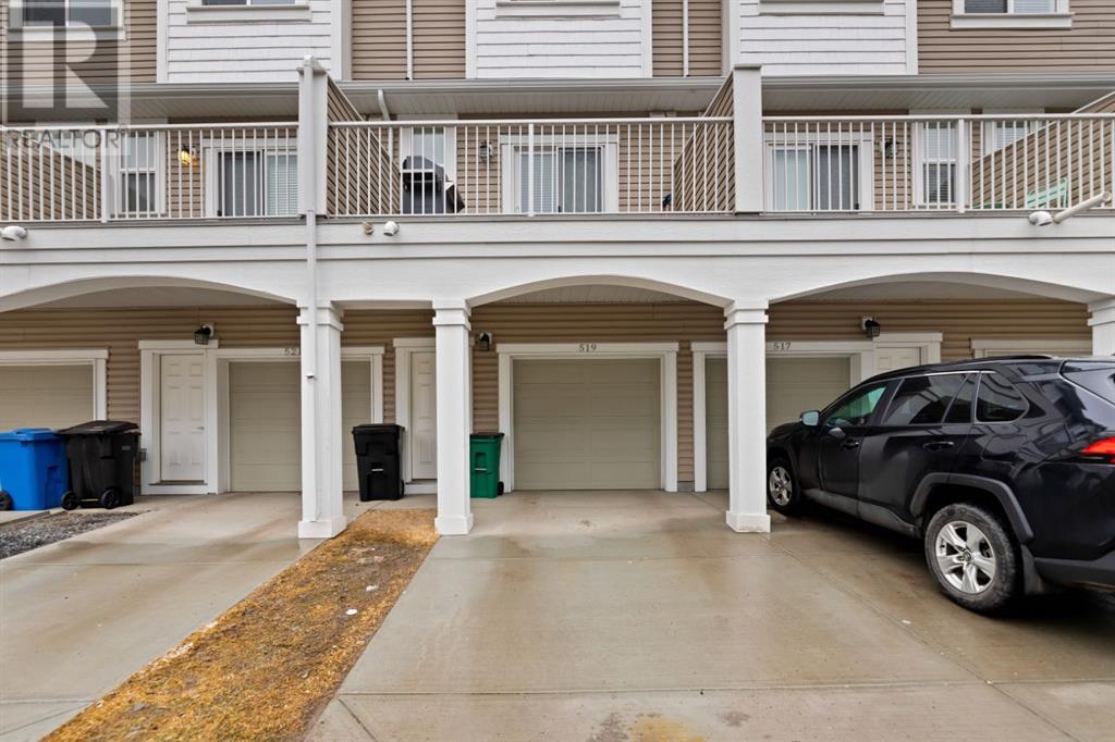 Property at 519 Copperstone Manor SE image 3