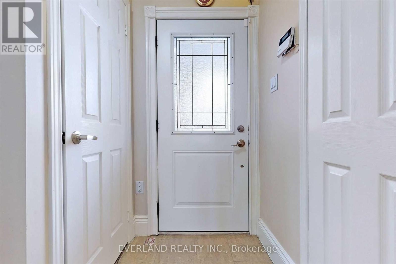 17 Letty Avenue, Brampton, Ontario  L6Y 4T5 - Photo 3 - W12187798