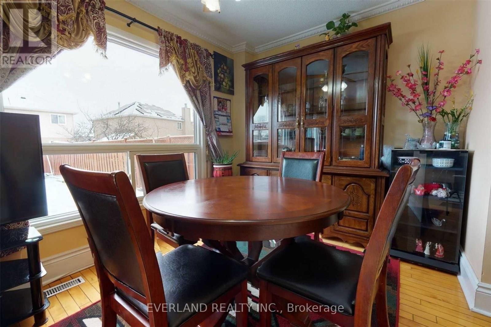 17 Letty Avenue, Brampton, Ontario  L6Y 4T5 - Photo 7 - W12187798