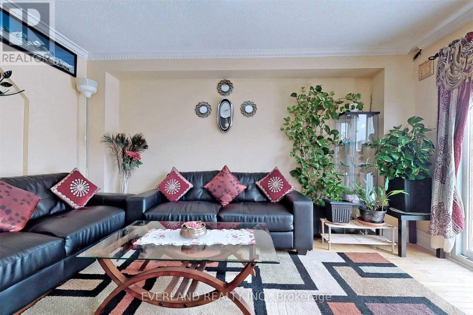 17 Letty Avenue, Brampton, Ontario  L6Y 4T5 - Photo 8 - W12187798